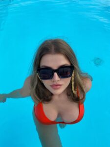 Эскортница Мэри Москва